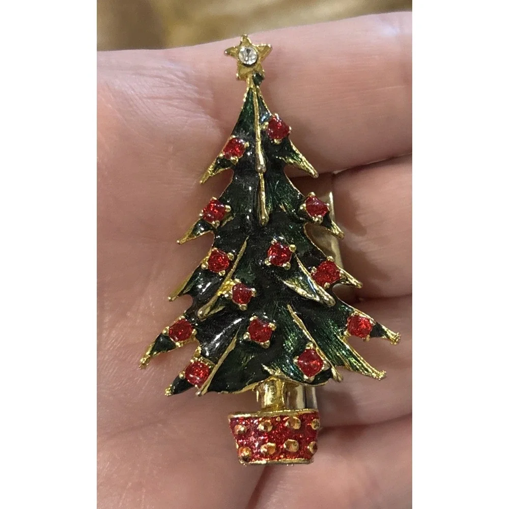 Vintage Christmas Tree Holiday Brooch Pin Red Rhinestone Green Enamel Gold Tone